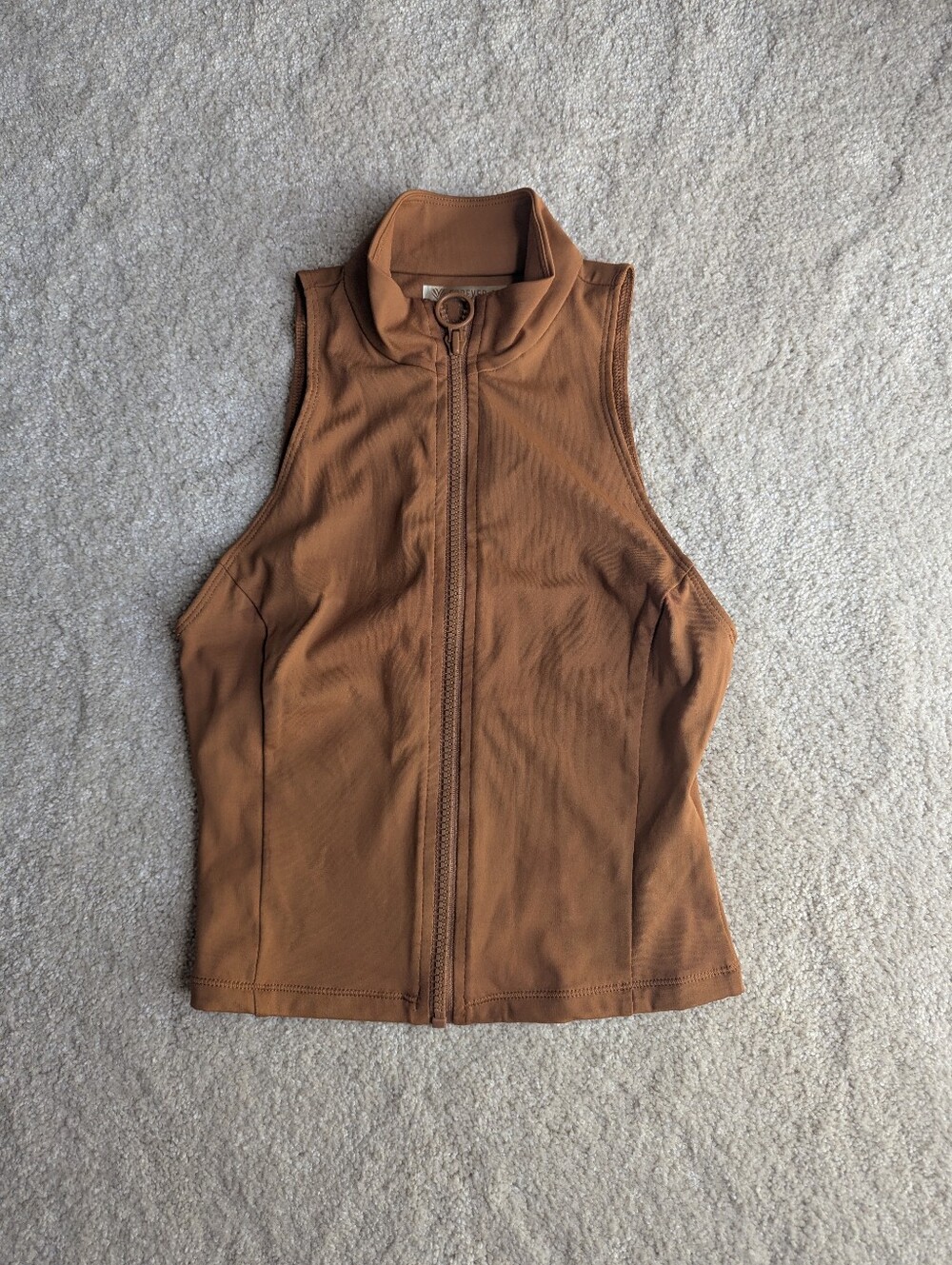 Athleisure Zip-Front Sleeveless Croptop in Rust - Forever21